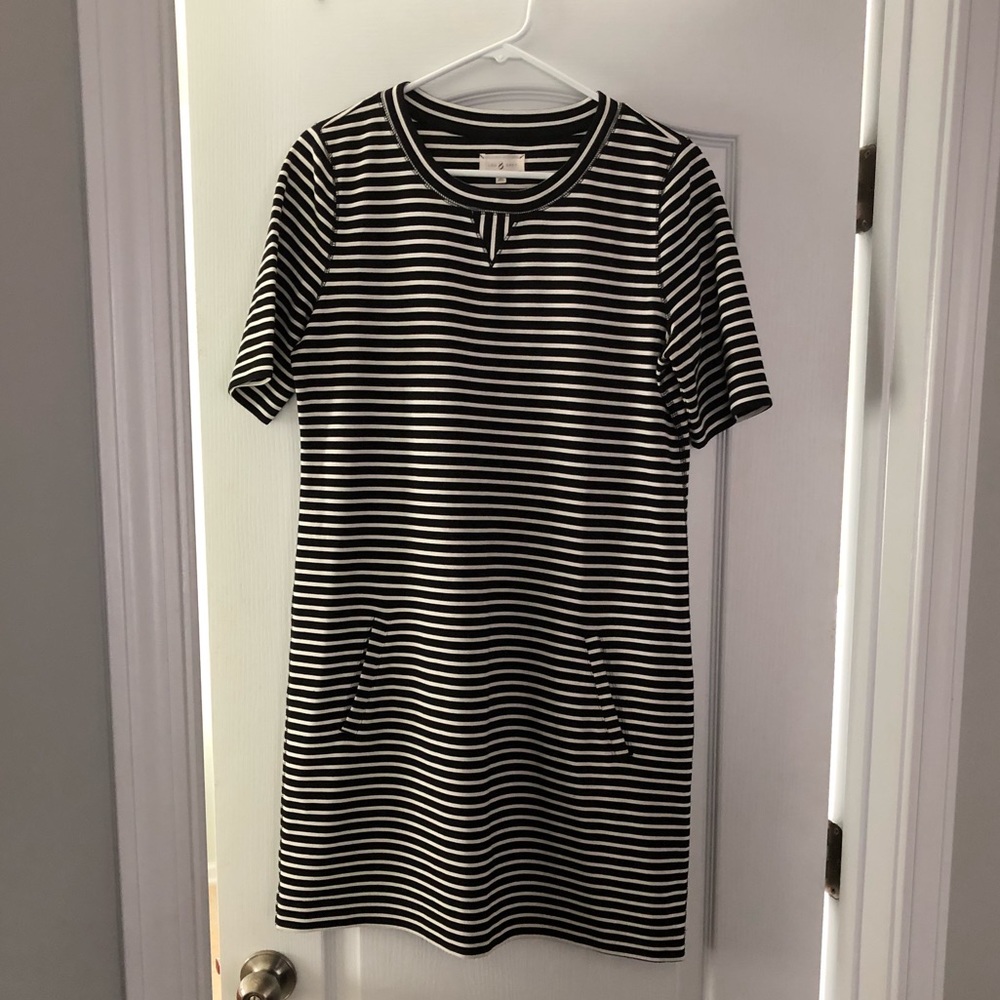 Amazing little Lou and Grey dress with pockets!